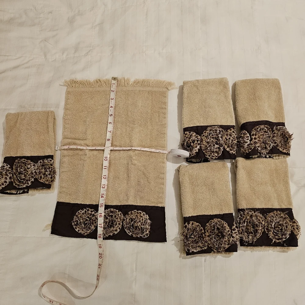 10 towels - 6 Fingertip Towels & 4 Hand Towels 100% Cotton New without t…